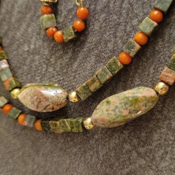 Handmade Unakite Beaded Necklace Hoop Earrings Set - Picture 7 of 10